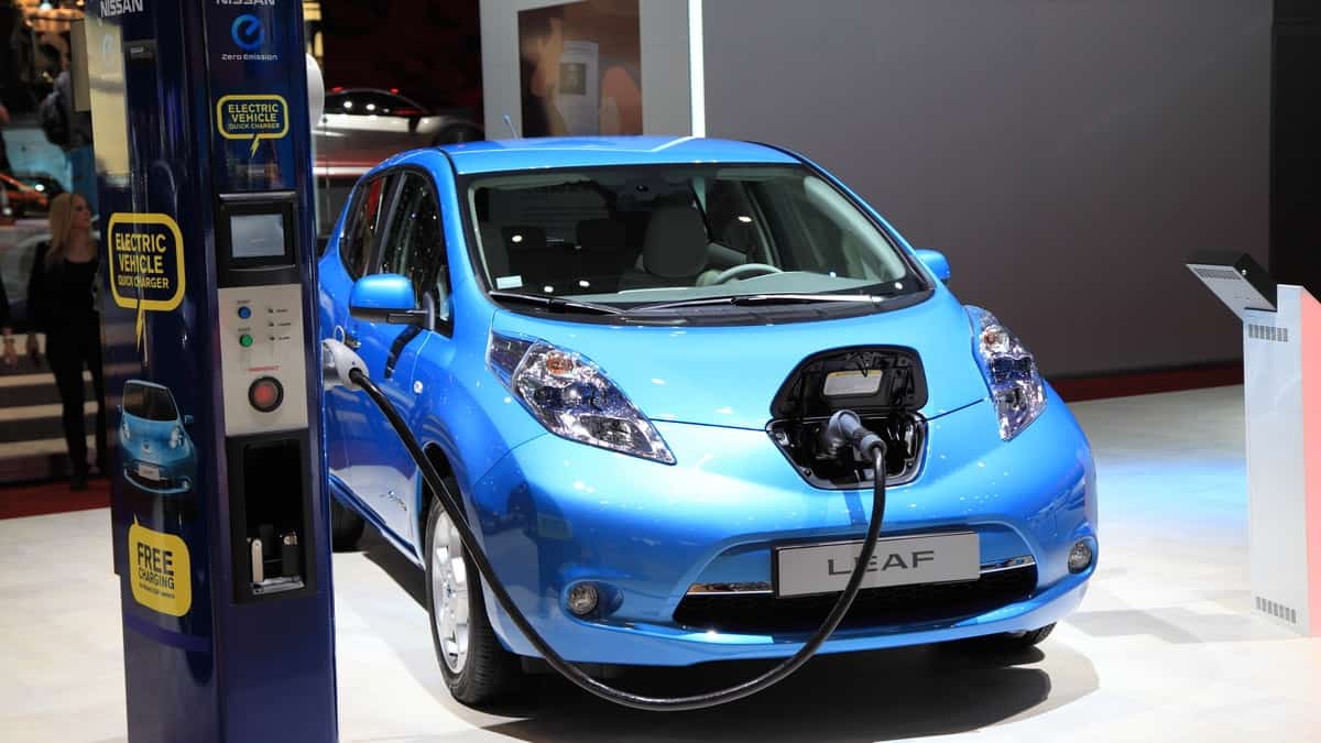 Nissan LEAF - Recharging