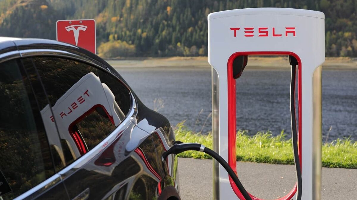 2025 Tesla Model X Charging