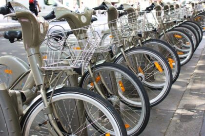 E-bikes, Paris road