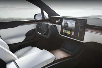 Courtesy Tesla_2023 Tesla Model X_interior big size Enhance