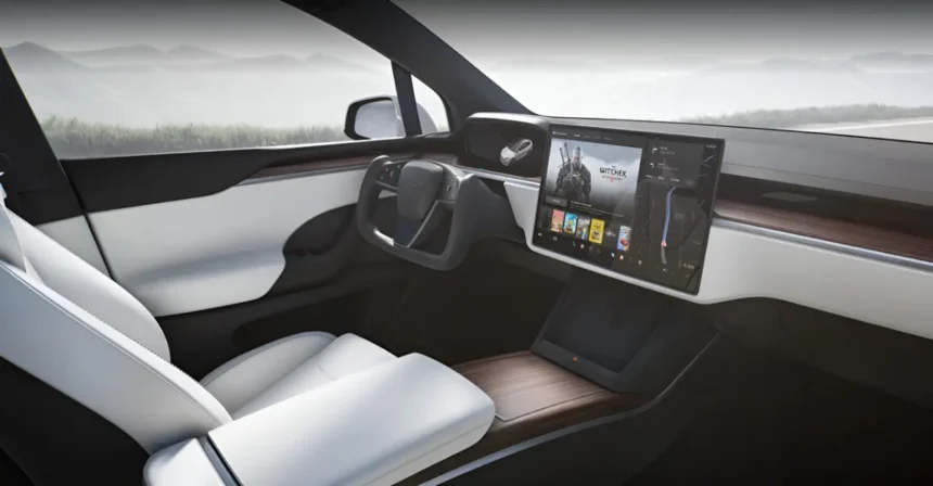 Courtesy Tesla_2023 Tesla Model X_interior big size Enhance