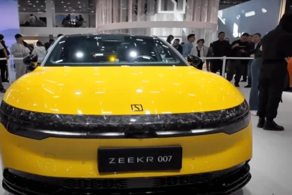 ZEEKR 007_exterior yellow_front view Guangzhou Auto Show 2023